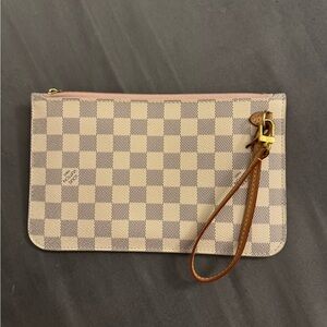 Damier Azure Neverfull MM/GM Pouch in Rose Ballerine
